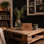 Déco récup 80 idées : table basse bois, lin et fenêtre recyclée